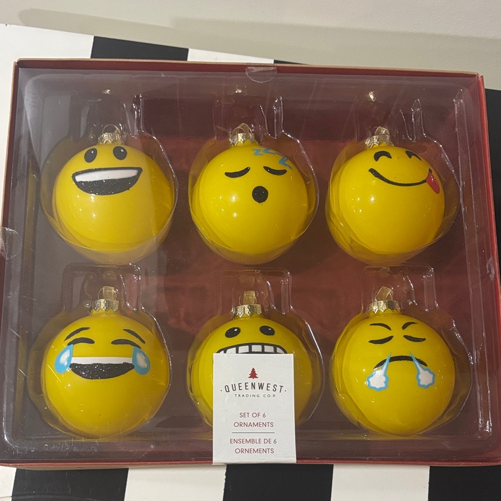 Queenwest Yellow Emoji Ornament Collection